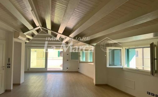 Penthouse in Cathedral - Piazza dei Signori, Treviso, Italy 1