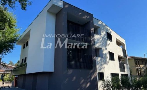 Apartment in Cathedral - Piazza dei Signori, Treviso, Italy 1