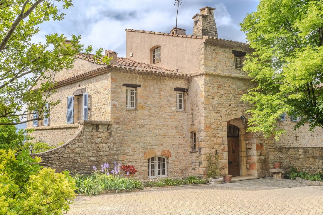 Villa in Mougins, Provence-Alpes-Côte d'Azur, France 2 - 16725724