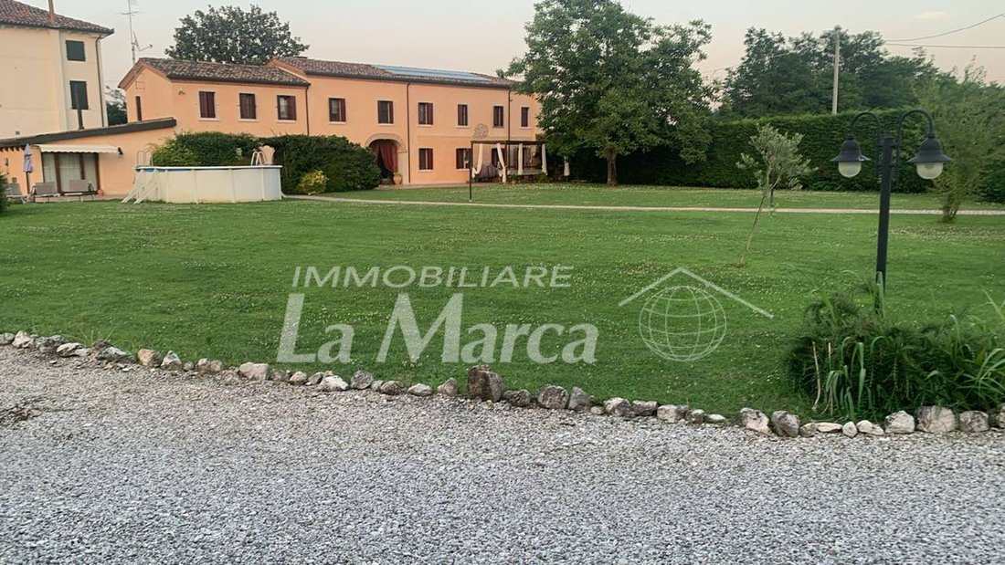 Country House in Cathedral - Piazza dei Signori, Treviso, Italy 2 - 16556000