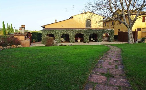 Country House in Poggibonsi, Tuscany, Italy 1