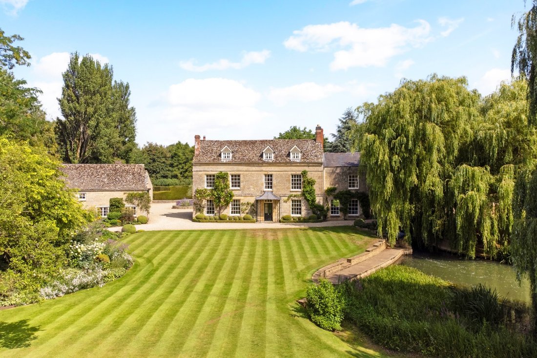 House in Eynsham, England 2 - 16720196
