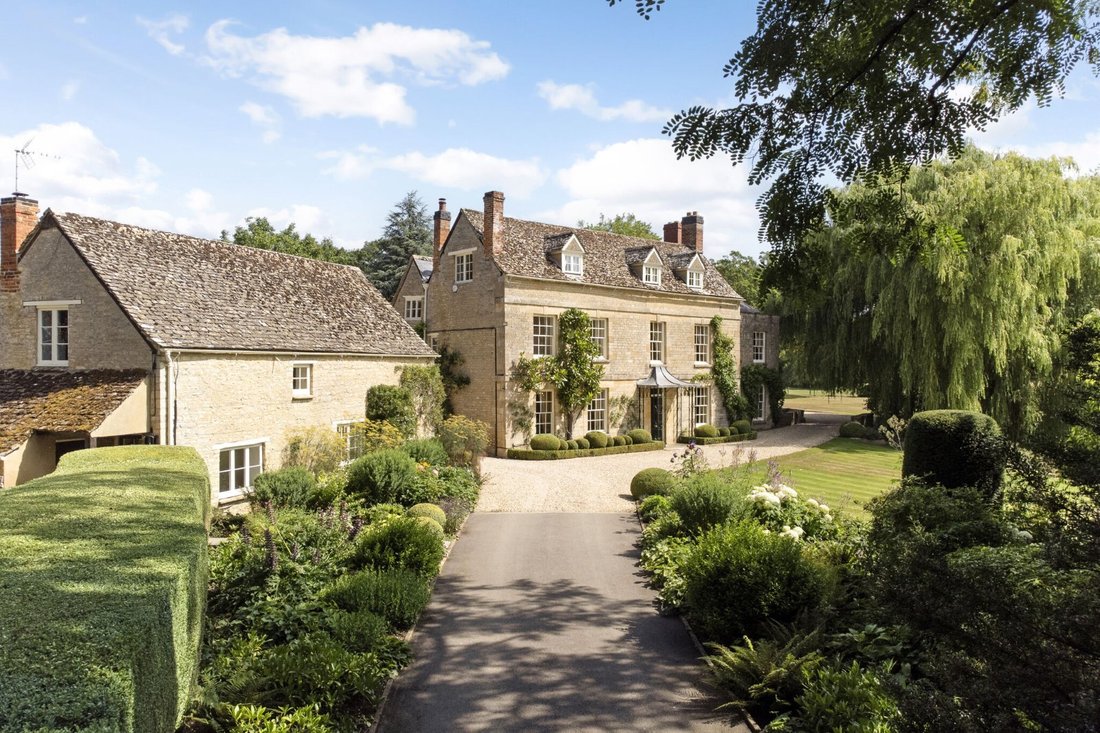 House in Eynsham, England 5 - 16720196