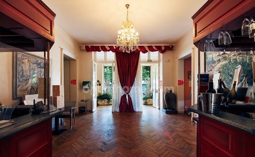 Castle for Sale in Villenave-d'Ornon, Nouvelle-Aquitaine, France