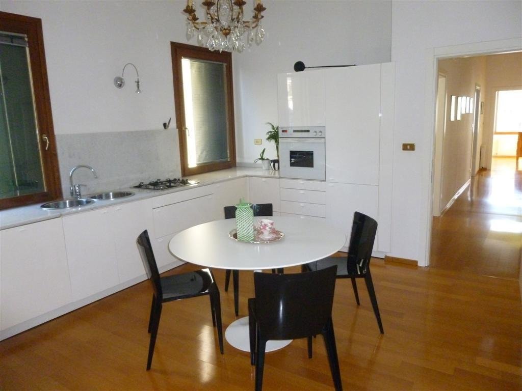 Apartment in Cathedral - Piazza dei Signori, Treviso, Italy 4 - 16555612