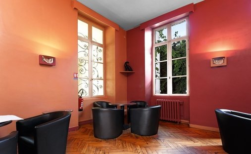 Castle for Sale in Villenave-d'Ornon, Nouvelle-Aquitaine, France