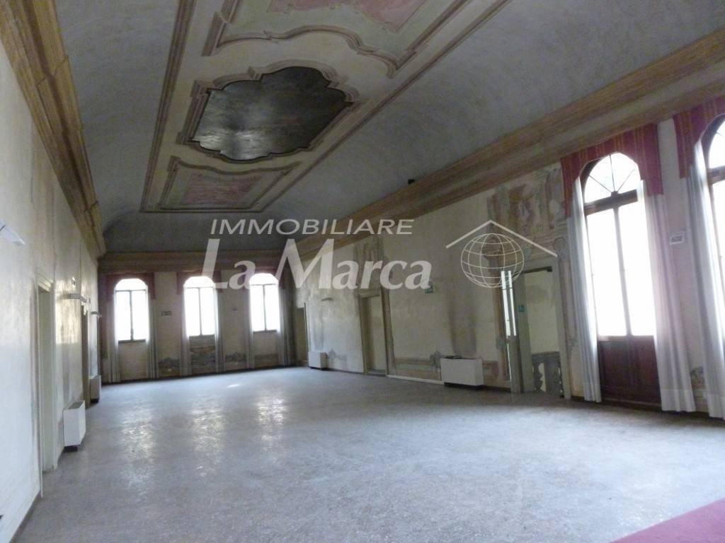 Apartment in Cathedral - Piazza dei Signori, Treviso, Italy 4 - 16556100