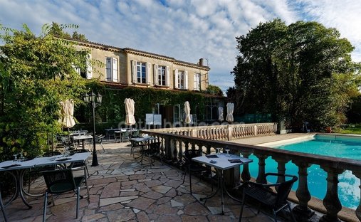 Castle for Sale in Villenave-d'Ornon, Nouvelle-Aquitaine, France