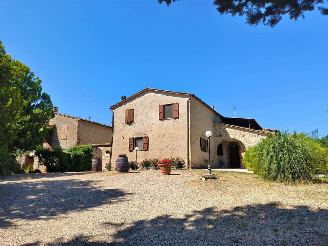 Colle di Val d'Elsa, Tuscany, Italy 3 - 16723243