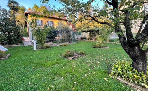 Villa in Alzano Lombardo, Lombardy, Italy 1