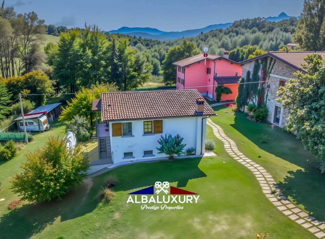 Villa in Castiglione di Garfagnana, Tuscany, Italy 2 - 16726309
