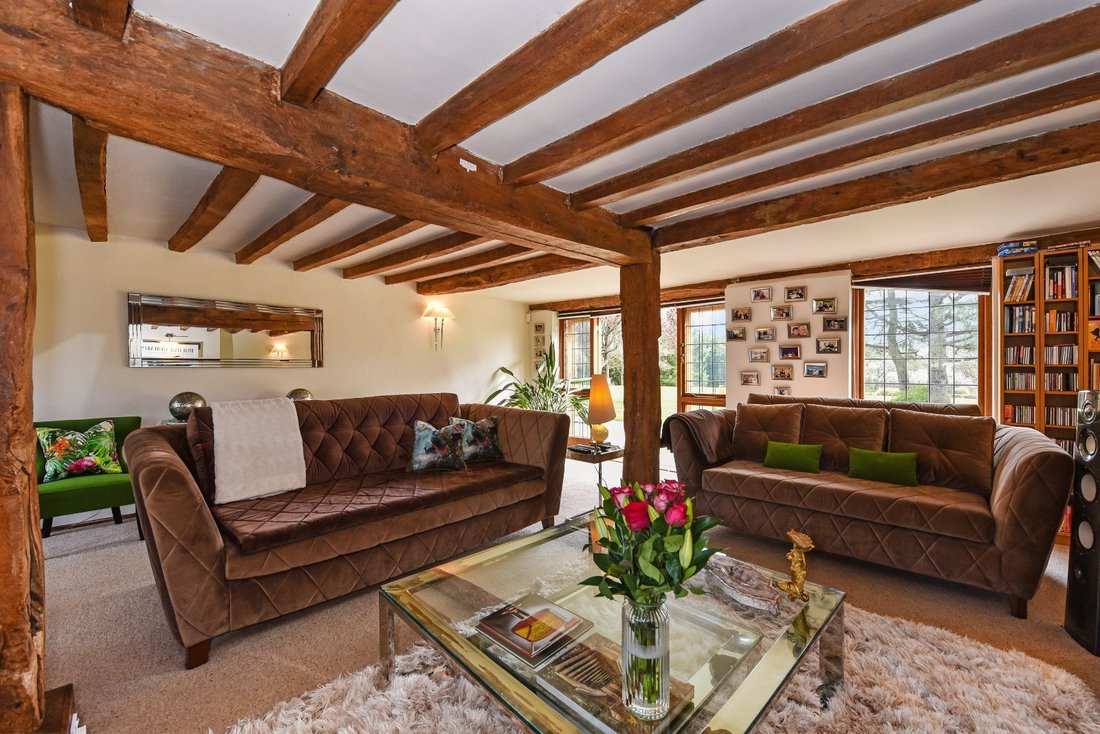 House in Billingshurst, England 5 - 16720663