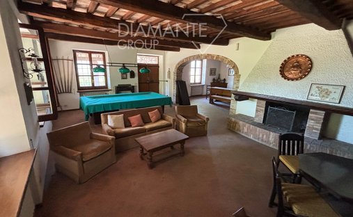 Castle for Sale in Cetona, Tuscany, Italy