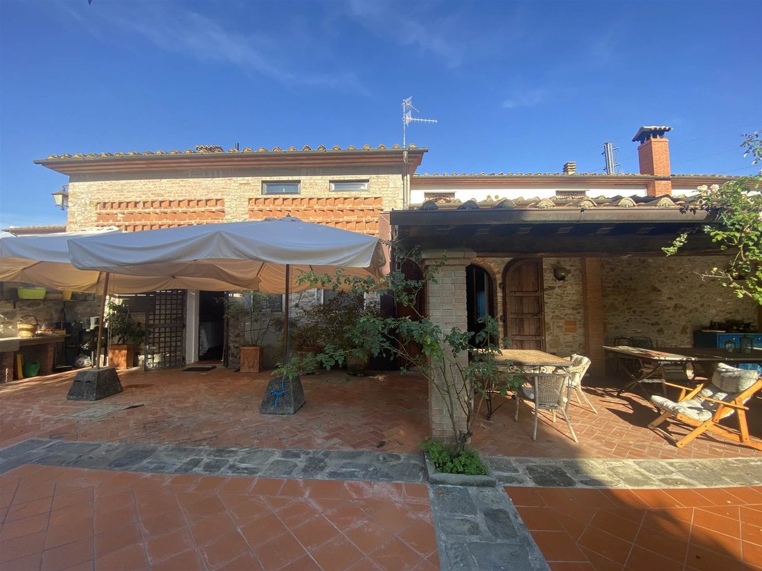 Villa in San Giorgio - Zona Zoo, Pistoia, Italy 2 - 16723411
