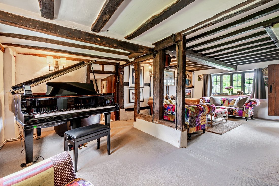 House in Bolney, England 4 - 16720761