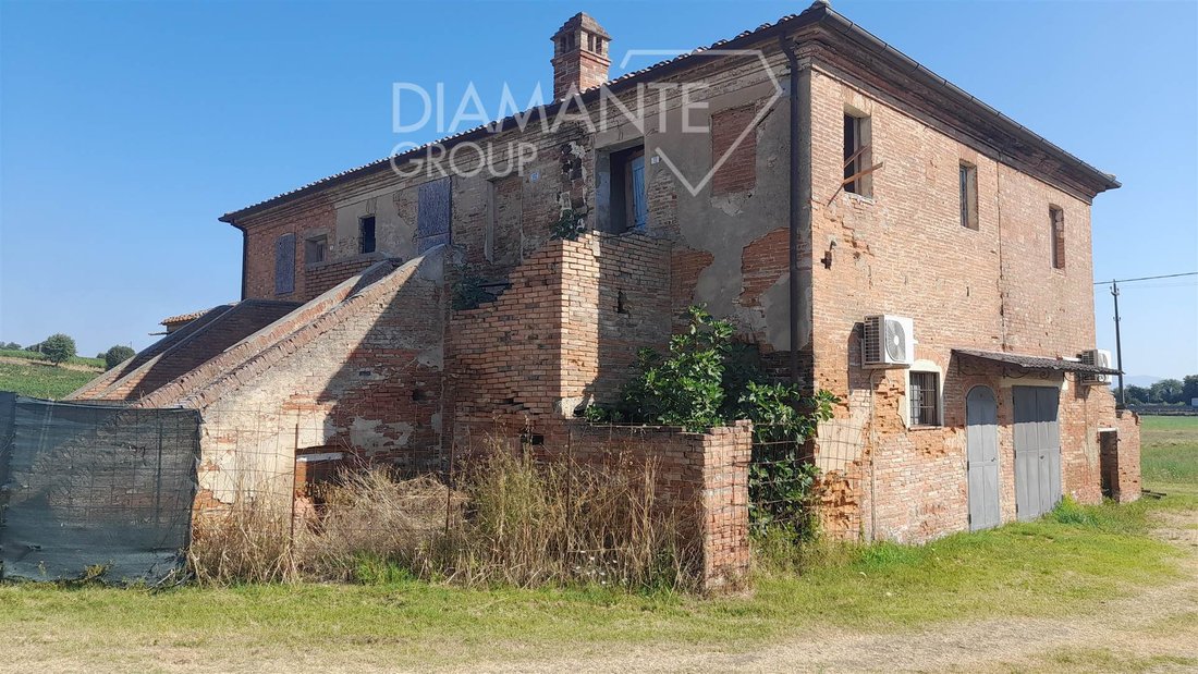 Farm Ranch in Montepulciano, Tuscany, Italy 4 - 16725013