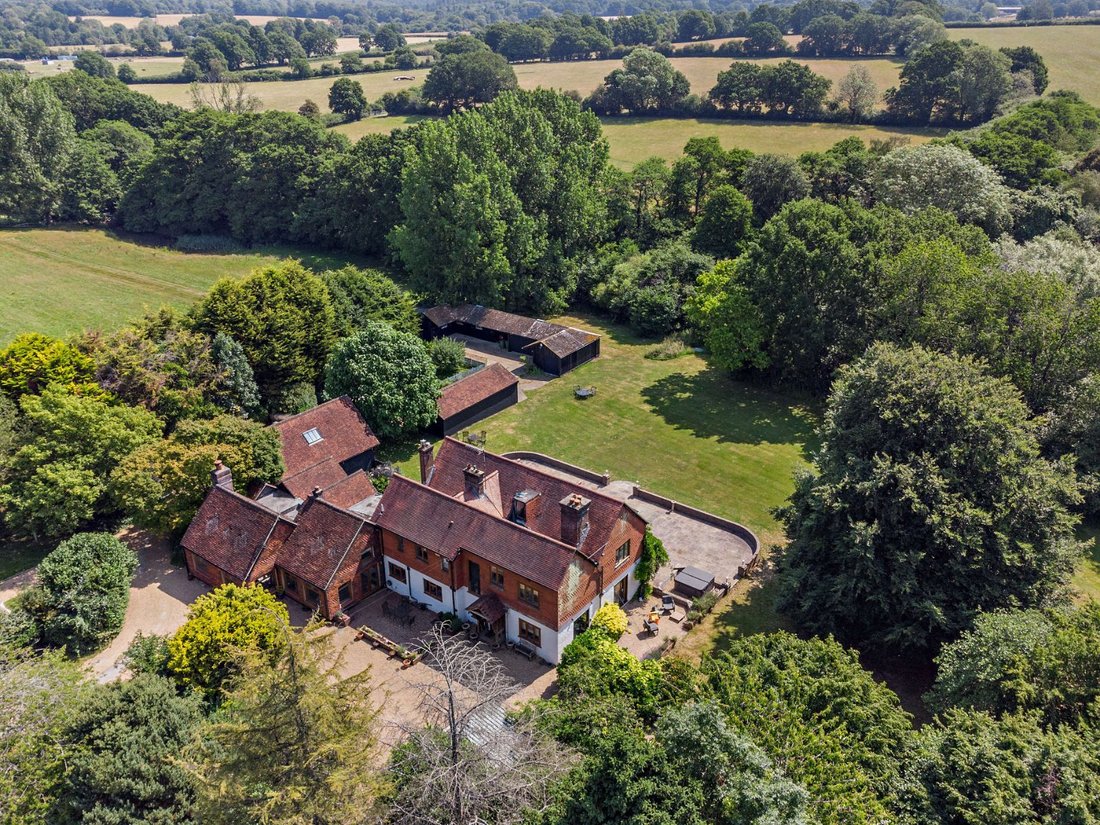 House in Nuthurst, England 1 - 16720805