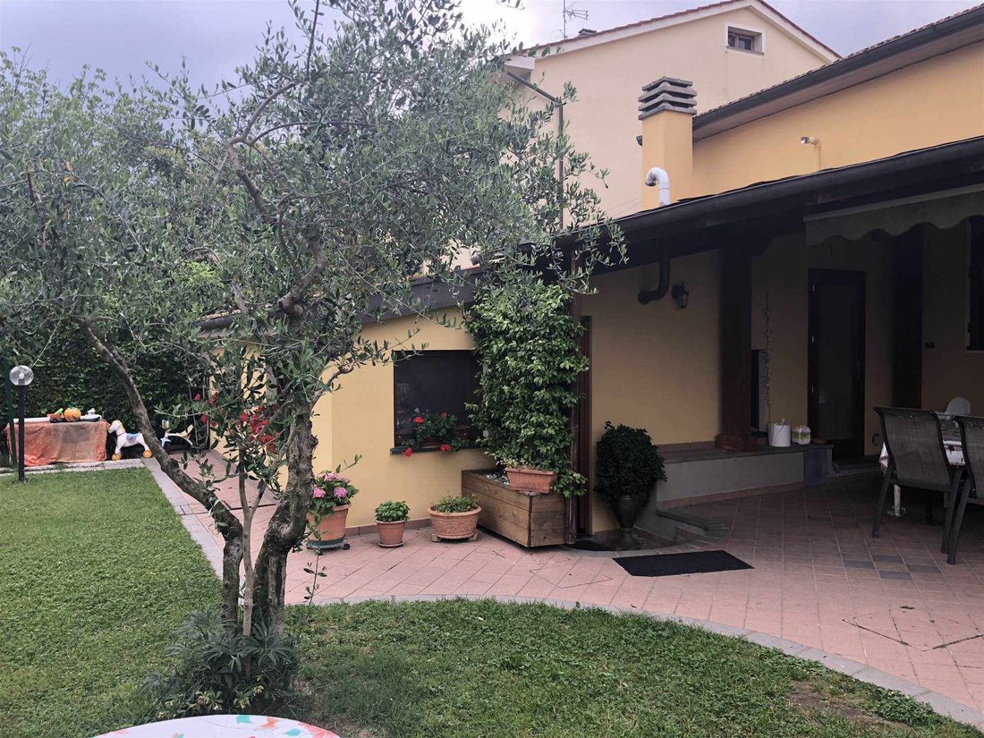 Villa in Montale, Tuscany, Italy 1 - 16721923