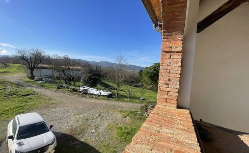 Castle To Be Renovated For Sale In Montalcino, Valdorcia