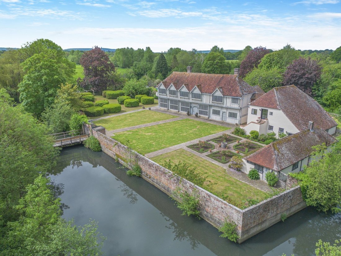 House in Hellingly, England 1 - 16720726