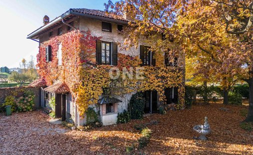 Villa in Monticello Brianza, Lombardei, Italien 1