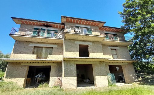 Farm Ranch in Acquapendente, Lazio, Italy 1