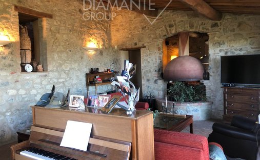 Castle To Be Renovated For Sale In Montalcino, Valdorcia