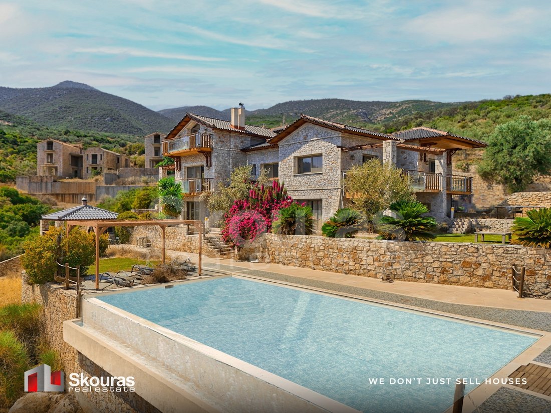 Villa in Community of Xiropigado, Peloponnese, Western Greece and the Ionian, Greece 1 - 16727840
