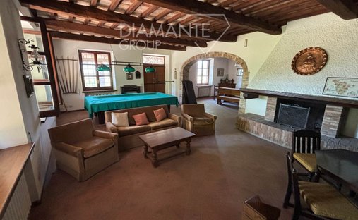 Castle for Sale in Cetona, Tuscany, Italy