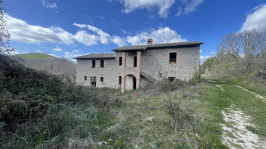 Farm Ranch in Valfabbrica, Umbria, Italy 3 - 16725138