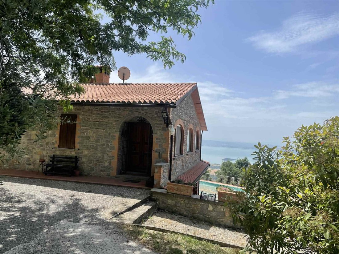 Villa in Tuoro sul Trasimeno, Umbria, Italy 4 - 16722826