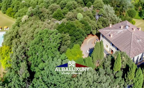 Castle for Sale in Molino d'Egola, Tuscany, Italy