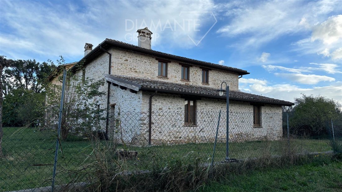 Farm Ranch in Castel Ritaldi, Umbria, Italy 3 - 16725113