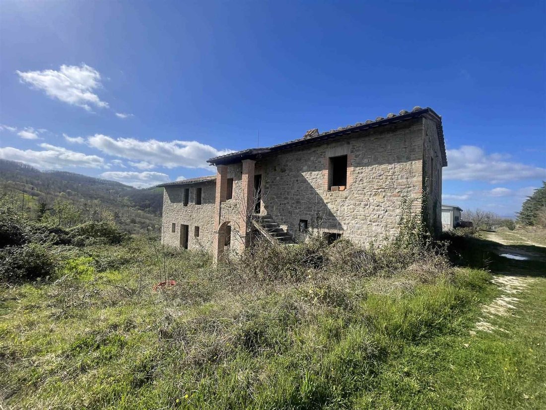 Farm Ranch in Valfabbrica, Umbria, Italy 4 - 16725138