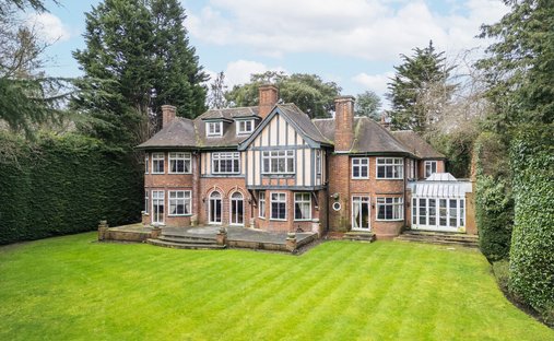 House in Woodcock Hill, Three Rivers, England 1