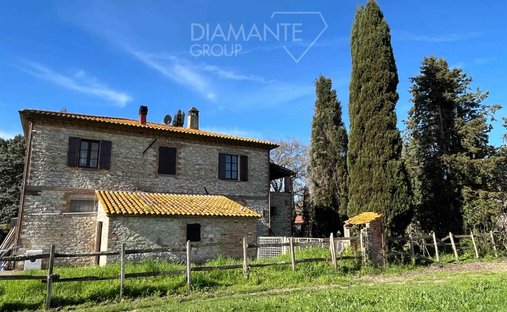 Casa di campagna a Castiglione del Lago, Umbria, Italia 1