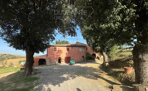 Farm Ranch in San Giovanni d'Asso, Tuscany, Italy 1