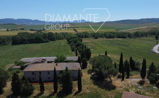 Castle for Sale in Castiglione d'Orcia, Tuscany, Italy