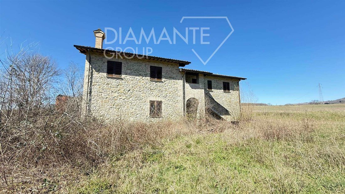Farm Ranch in Gubbio, Umbria, Italy 3 - 16724455