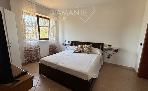 Castle for Sale in Cetona, Tuscany, Italy