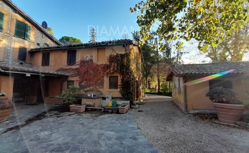 Castle for Sale in Montefalco, Umbria, Italy