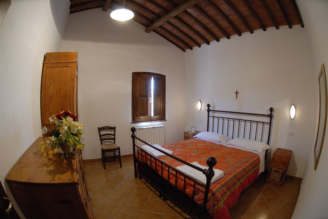 Farm Ranch in Castiglione del Lago, Umbria, Italy 5 - 16724161