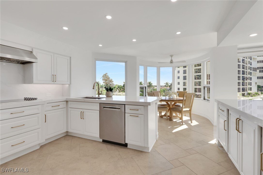 Condo in Naples, Florida, United States 4 - 16702685