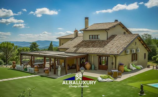 Villa in Monte Santa Maria Tiberina, Umbria, Italy 1