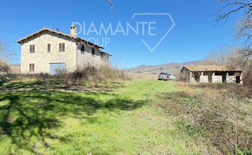 Farm Ranch in Gubbio, Umbria, Italy 1