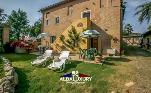 Castle for Sale in Casa Vannini, Tuscany, Italy