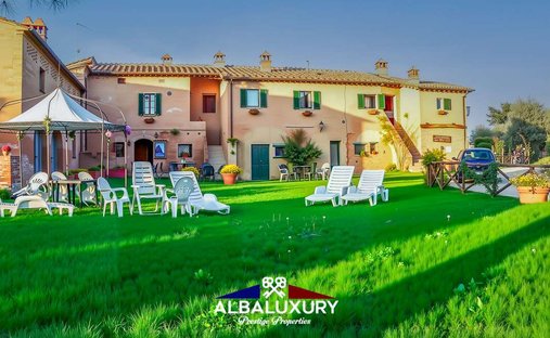 Castle for Sale in Casa Vannini, Tuscany, Italy