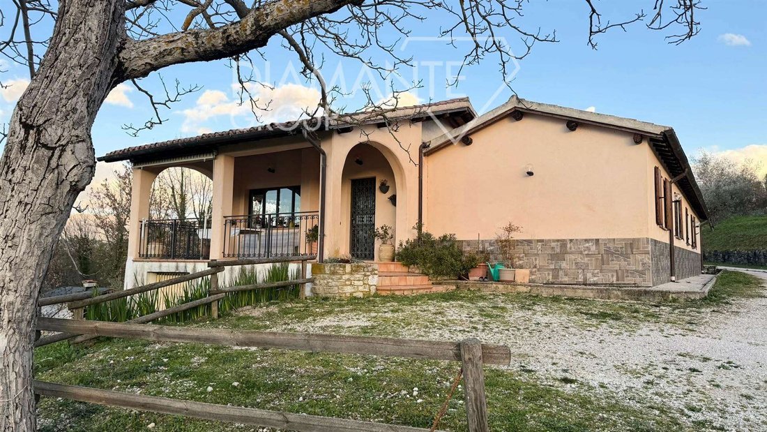 Farm Ranch in Castel Ritaldi, Umbria, Italy 2 - 16724876