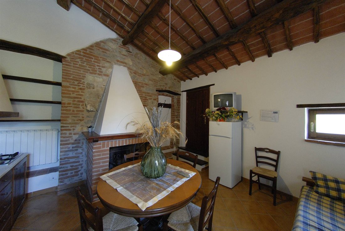 Farm Ranch in Castiglione del Lago, Umbria, Italy 4 - 16724161