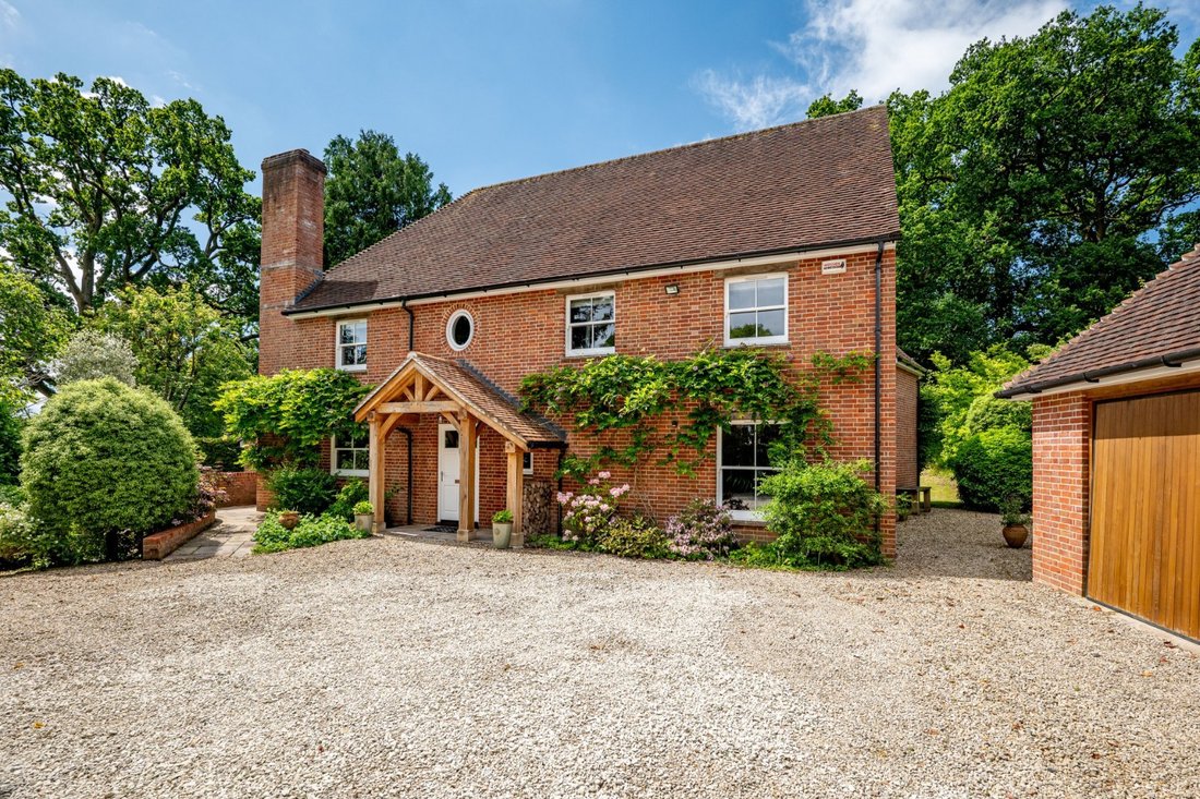 House in Alderbury, England 1 - 16720218